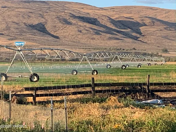 14530 Rutherford Rd, Yakima, WA 98903
