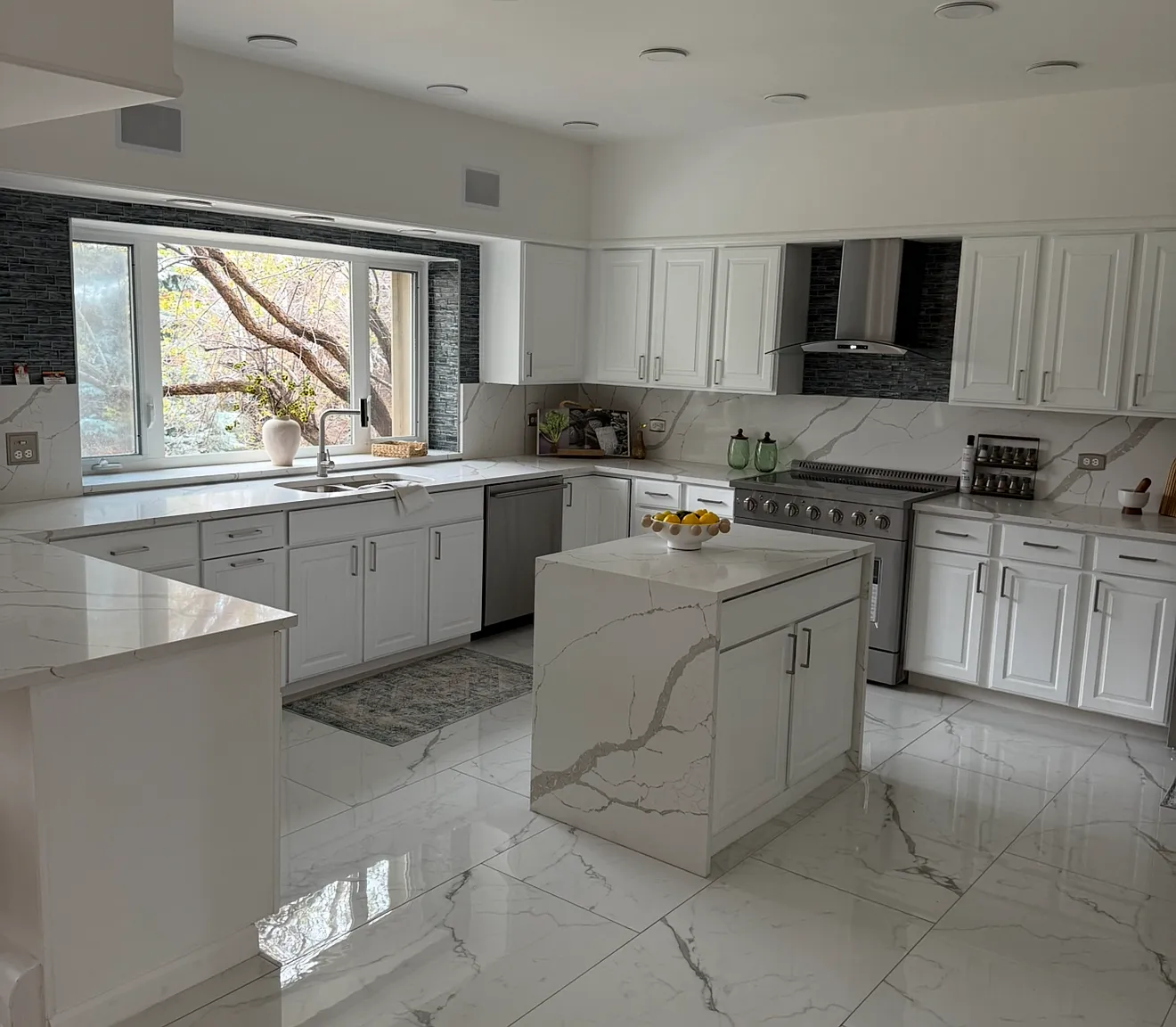 4 bed, 4051 sqft, $1,400 — Photo 4