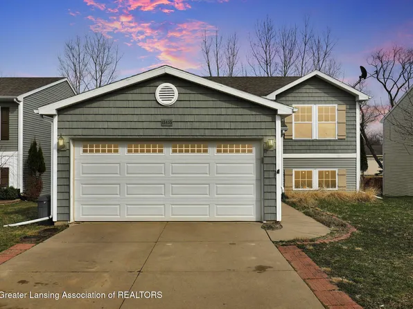 15855 Turnberry St, Lansing, MI 48906