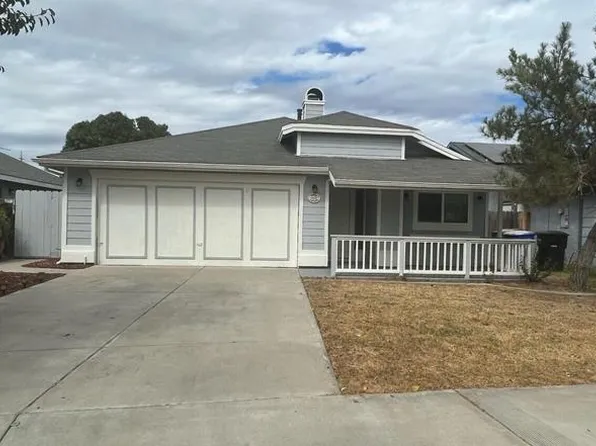 1116 Tempe Dr, Hanford, CA 93230