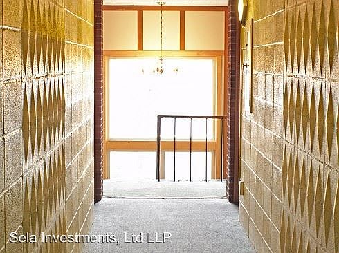 4th image of 717 University Ave SE APT 206