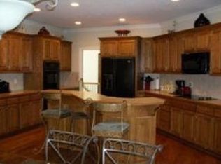 4330 N Jarboe Ct, Kansas City, MO 64116