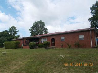 7901 Highland Park Dr, Ashland, KY 41102