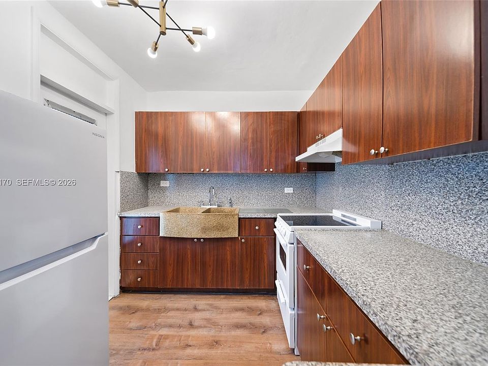 1st image of 1150 Euclid Ave APT 110