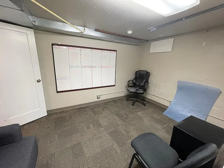 1225 N Main St — Photo 30