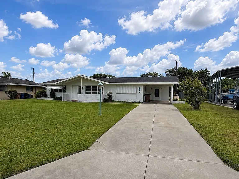 800 Willow Dr — Photo 26
