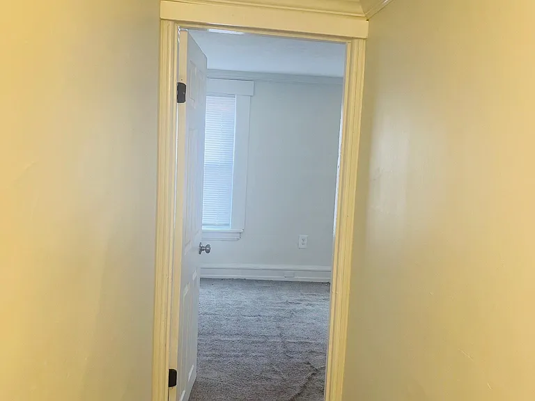 811 E Chestnut St — Photo 11