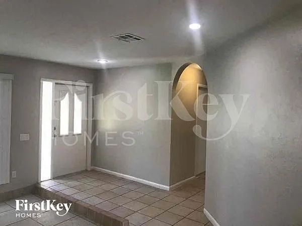 3 bed, 2.0 bath, 1506 sqft, $3,000 — Photo 3