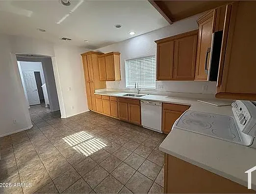 4752 E Laurel Ave — Photo 2