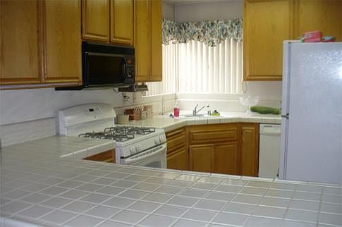 2nd image of 515 Reposo St