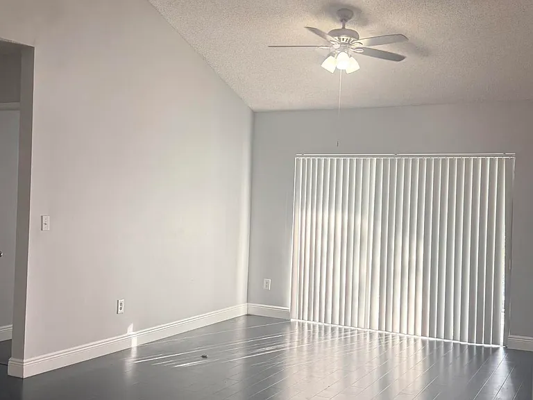 2640 S University Dr #325 — Photo 6