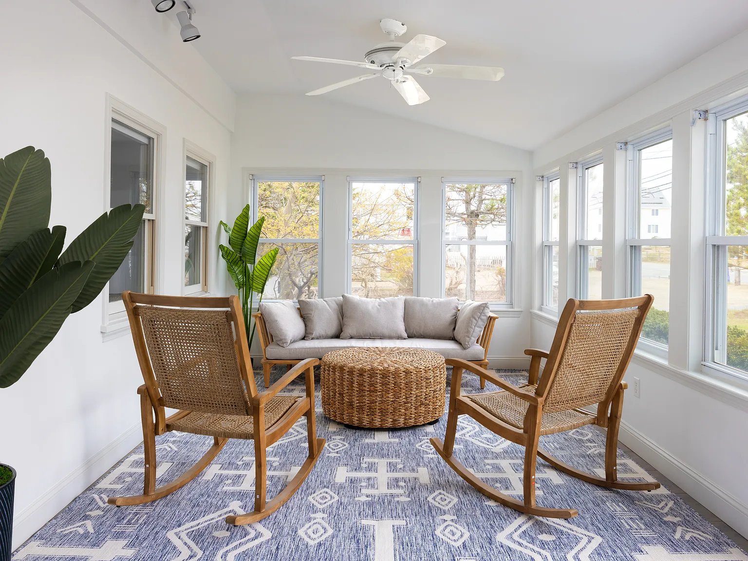 4 bed, 1822 sqft, $4,350 — Photo 1