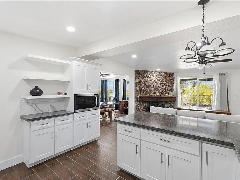 38466 N Basin Rd — Photo 16