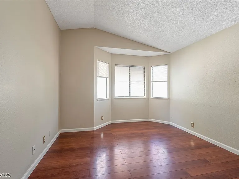 2528 Cherrywood St — Photo 13