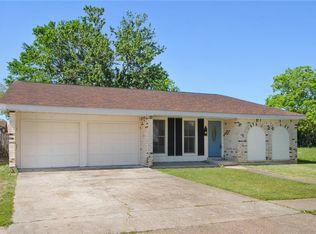 3812 N Deerwood Dr, Harvey, LA 70058