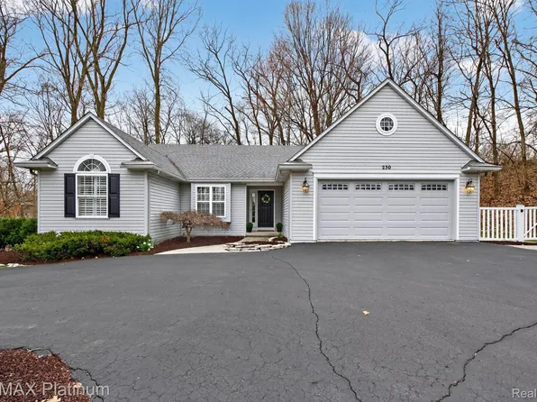 230 Leith St, Brighton, MI 48116