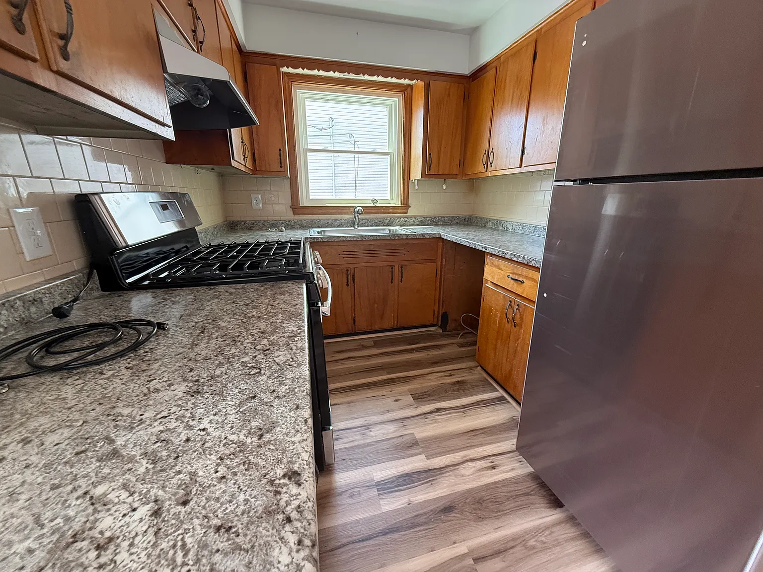 4 bed, 1000 sqft, $2,400 — Photo 4