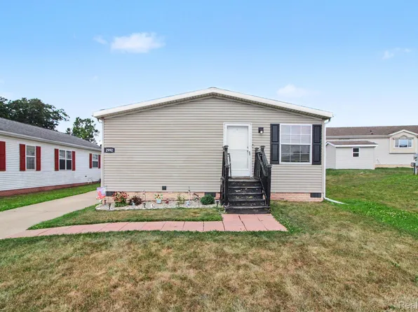2992 Charing Cross, Northville, MI 48167