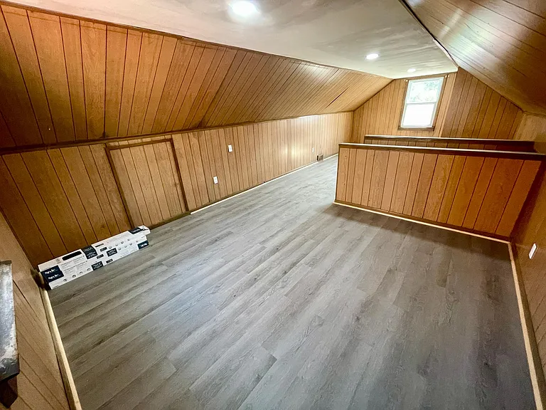 394 Center St — Photo 12