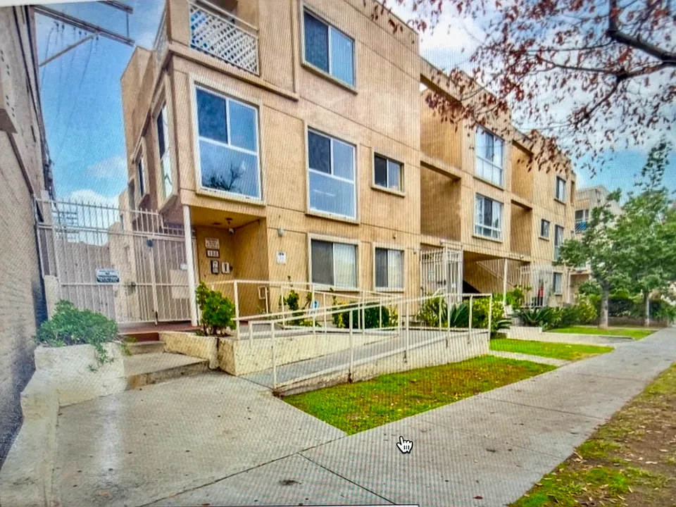 108 W Maple St #23