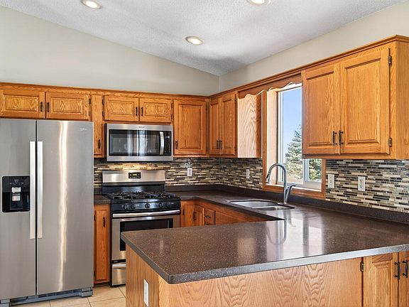5th image of 14275 Tamarack St NW