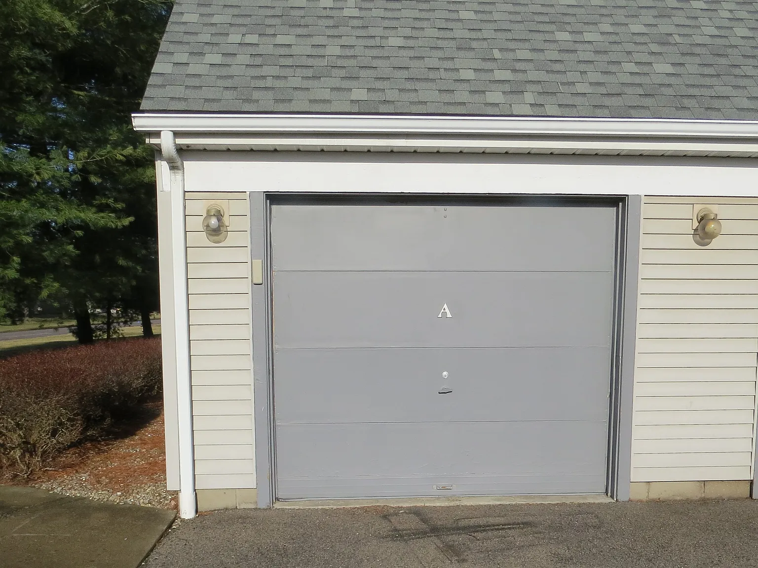 3 bed, 1350 sqft, $1,200 — Photo 2