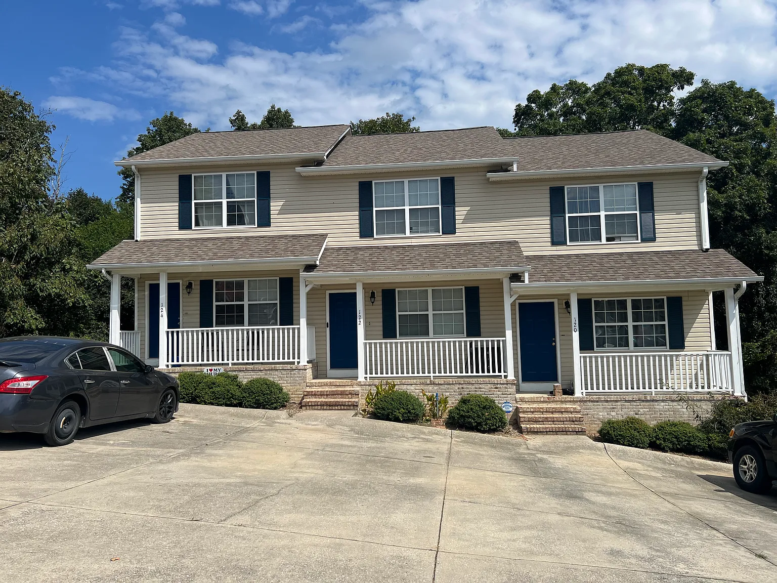2 bed, 1000 sqft, $1,250 — Photo 2