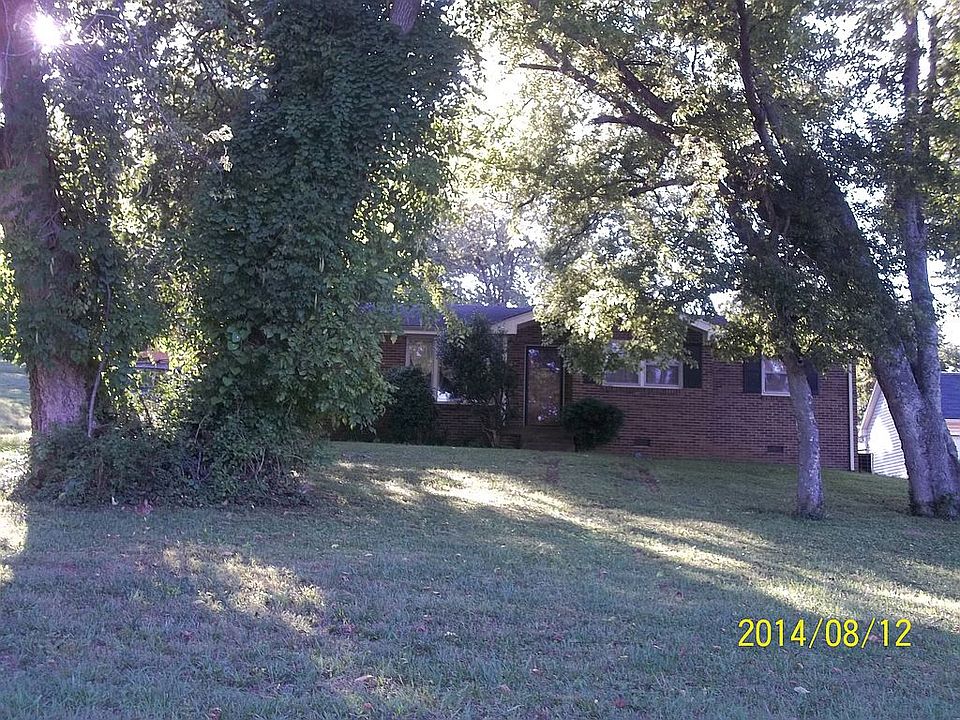 1st image of 215 Riverwood Dr