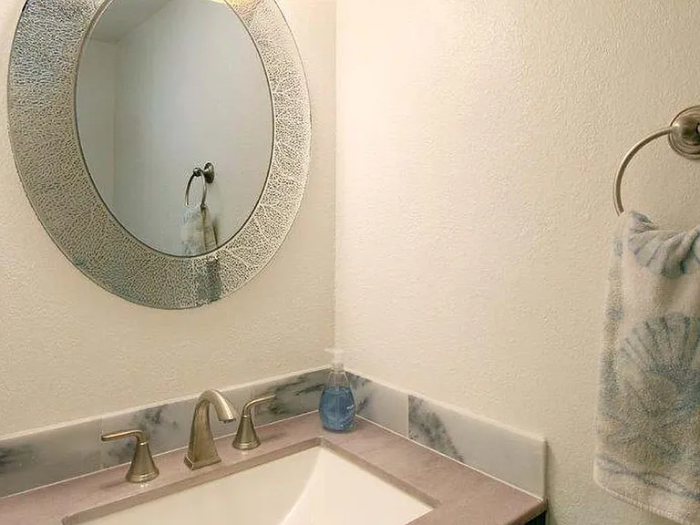 1702 Dolphin Dr — Photo 12