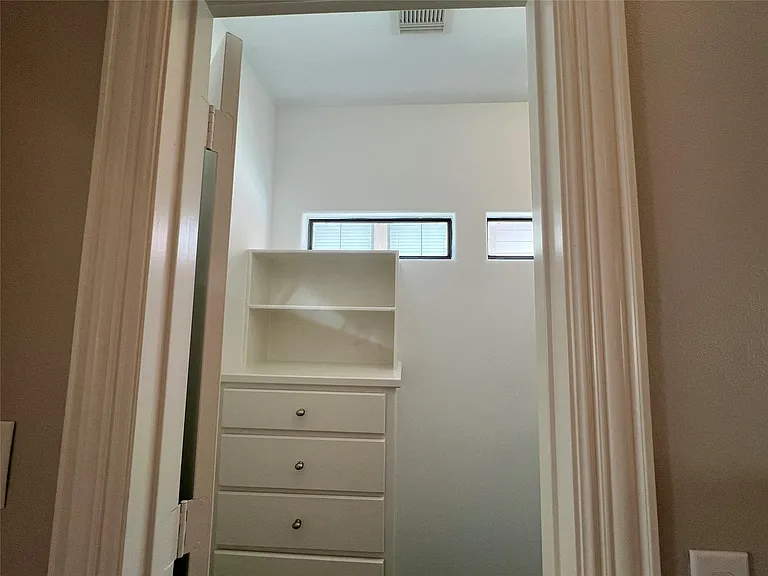 2314 Camden Dr — Photo 20