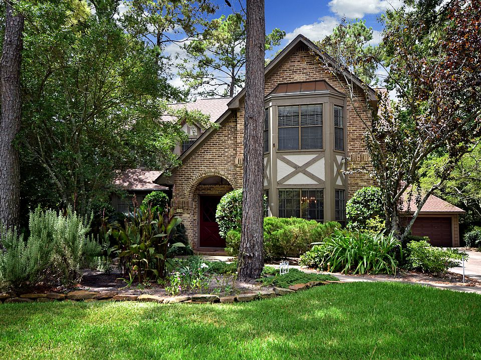 Welcome to 15 Split Rock Rd.