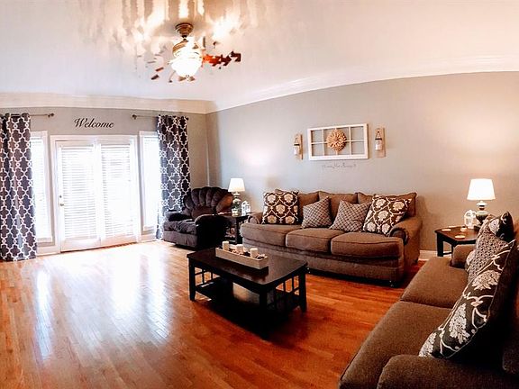 2nd image of 205 Diamond Ct