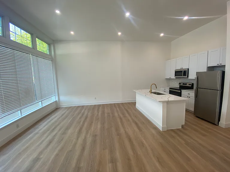 2510 Sutton Blvd — Photo 5