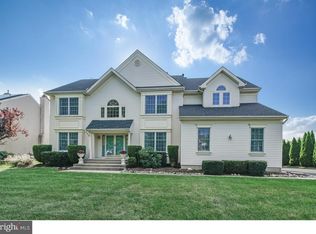 19 Winding Way, Mount Laurel, NJ 08054