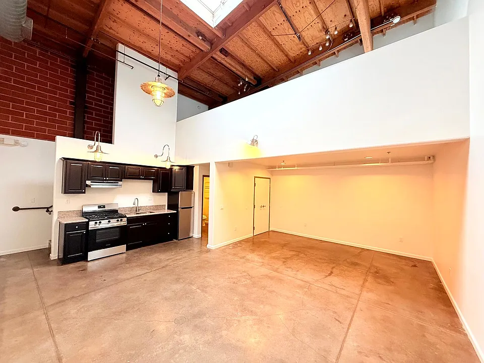 1734 N. Main St.,/ 633 Gibbons Street