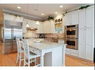2113 W Belle Plaine Ave, Chicago, IL 60618
