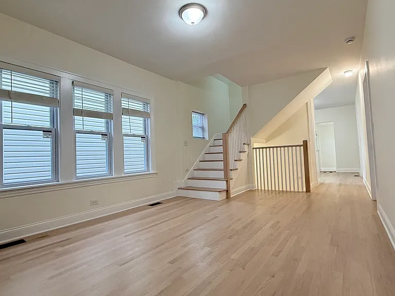 5821 W Gunnison St — Photo 8