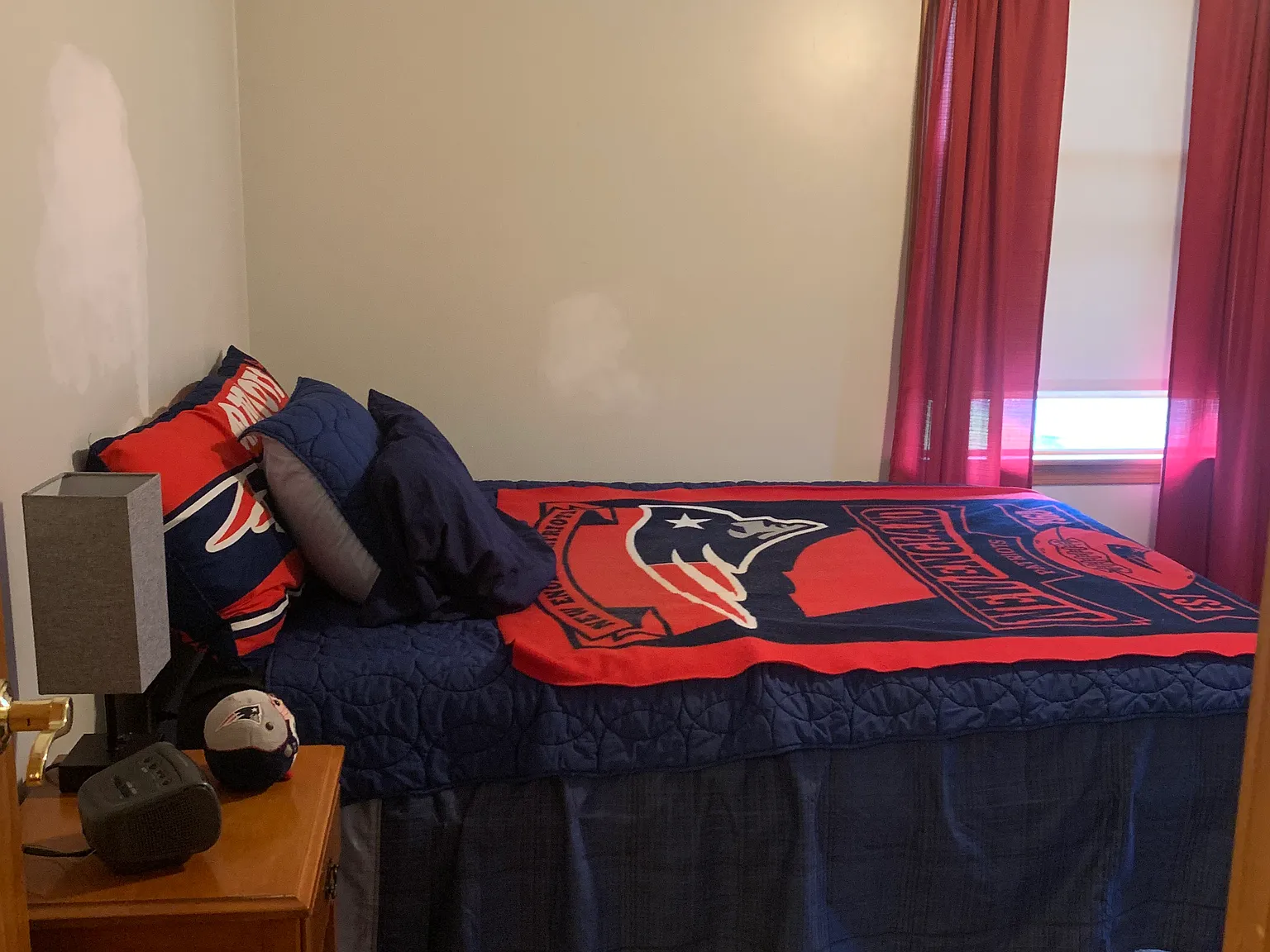 3 bed, $850 — Photo 1
