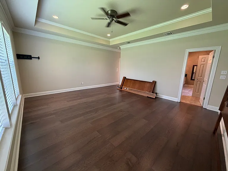 1073 Waters Edge Cir — Photo 8