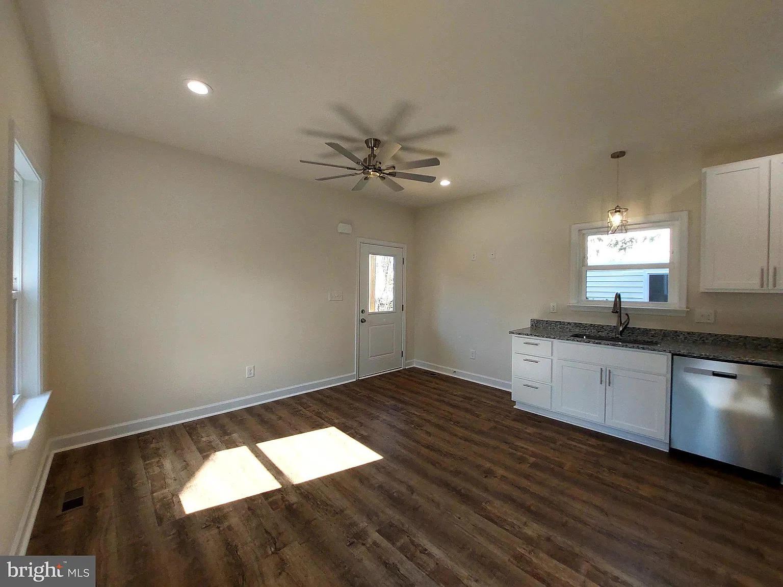 1 bed, 1.0 bath, 570 sqft, $1,400 — Photo 4