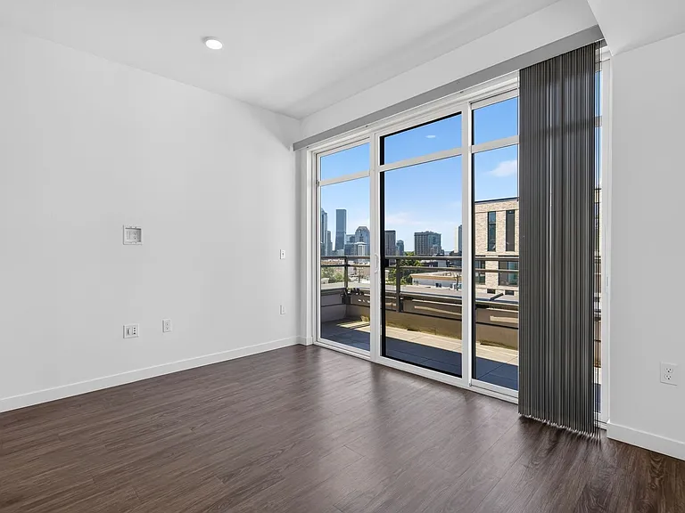 101 Broadway, Live Here, Go Anywhere — Photo 62