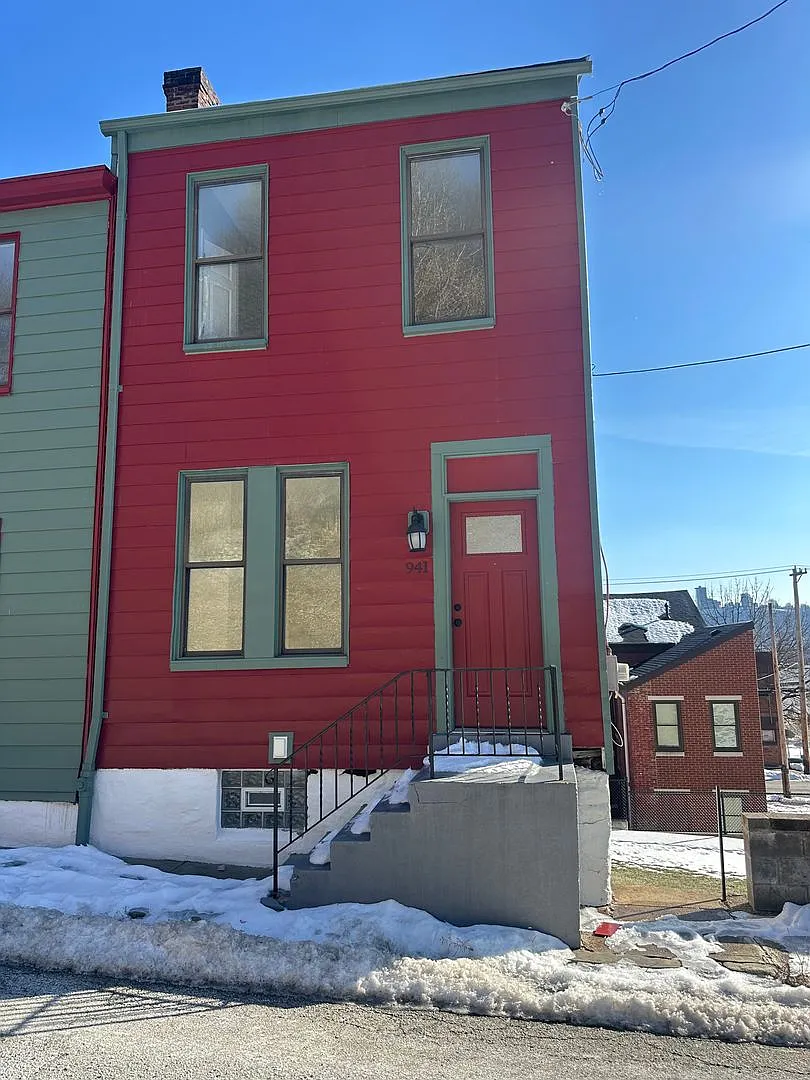 941 Lamont St photo 1