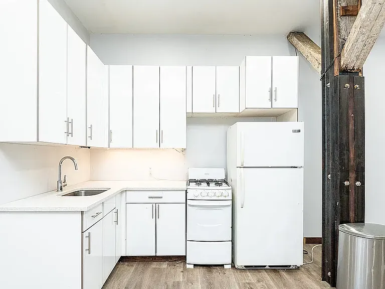 307 Scholes St #102 — Photo 3