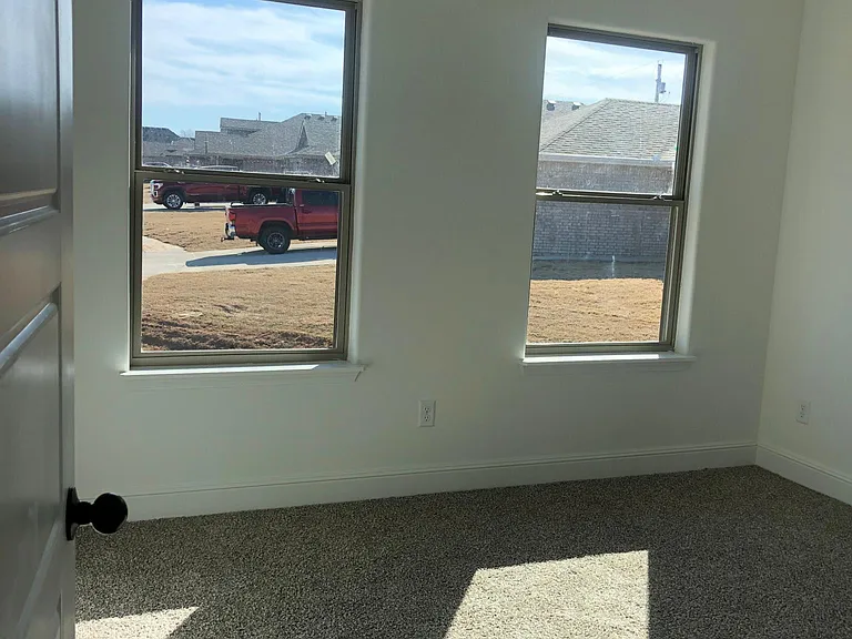 313 Oak Ave — Photo 8