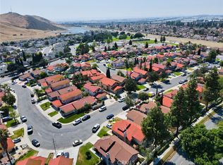 14318 Hillcrest Dr, Fontana, CA 92337