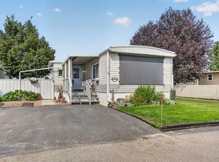2300 13th St N #96A, Lethbridge, AB T1H4E8