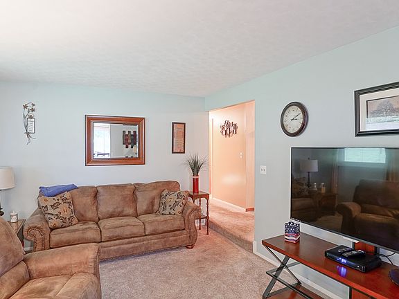 3rd image of 4628 Whitegate Dr