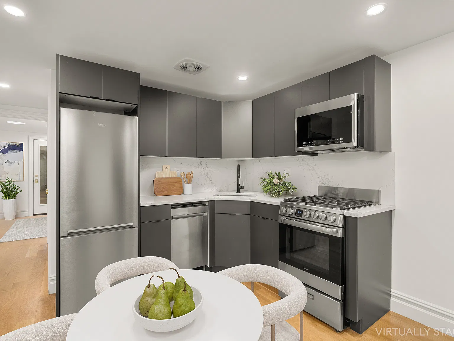 260 Tompkins Avenue — Photo 4