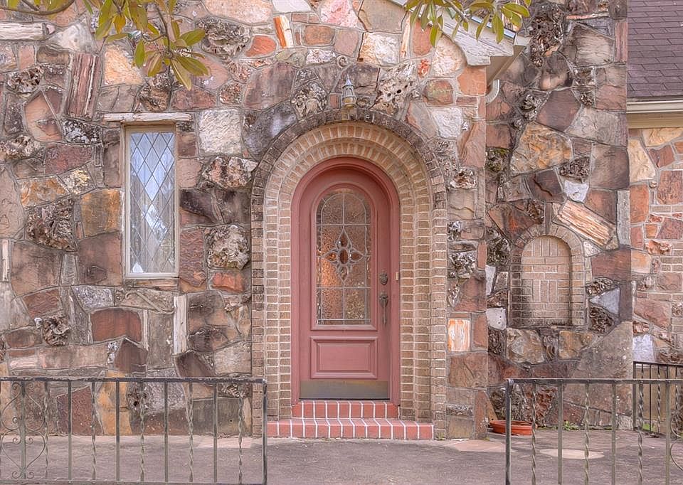 1st image of 1300 Avenue P