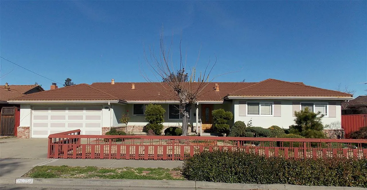 38708 Kimbro St photo 1